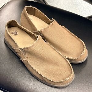 Crocs Santa Cruz Loafer slip-on shoes in a khaki canvas Men’s 10